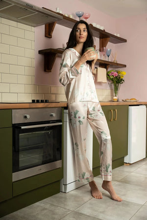 Carraig Donn Cream Print Satin PJ Set In A Gift Box