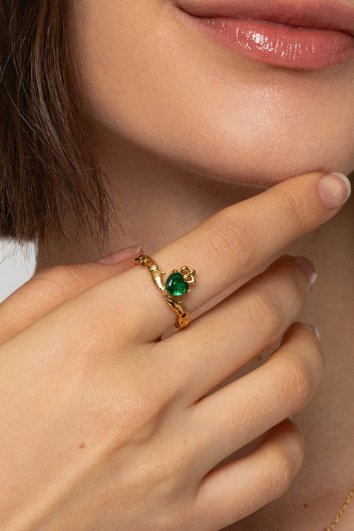 Emerald Stone Gold Claddagh Ring - Size 7.5