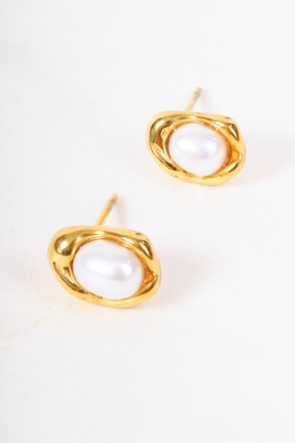 Carraig Donn Faux Pearl Insert Gold Earrings