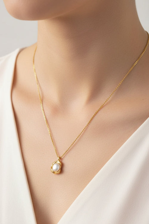 Faux Pearl Insert Gold Necklace
