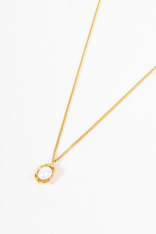 Carraig Donn Faux Pearl Insert Gold Necklace