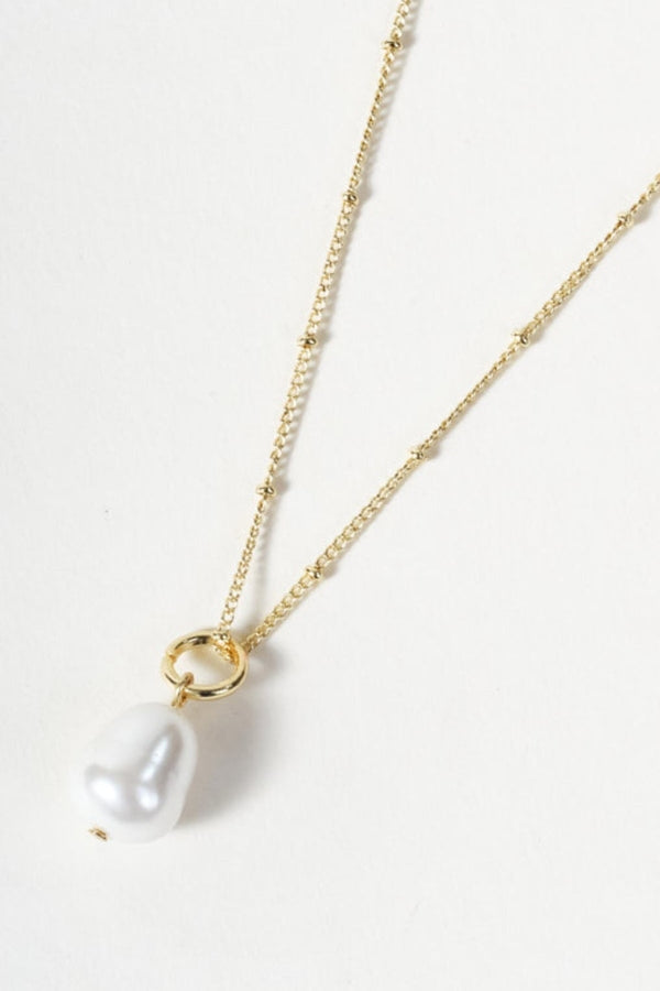 Carraig Donn Faux Pearl Pendant Necklace