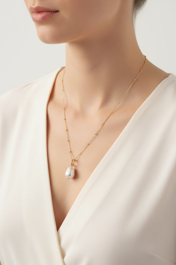 Carraig Donn Faux Pearl Pendant Necklace