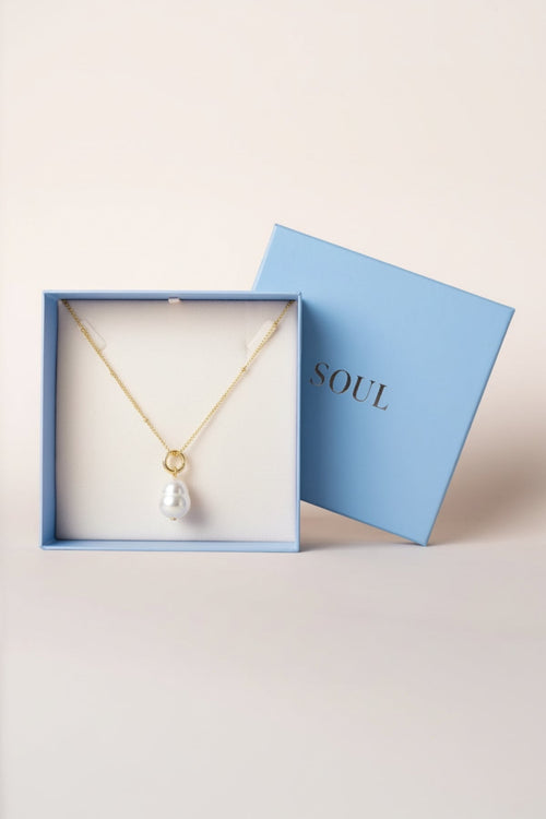 Faux Pearl Pendant Necklace