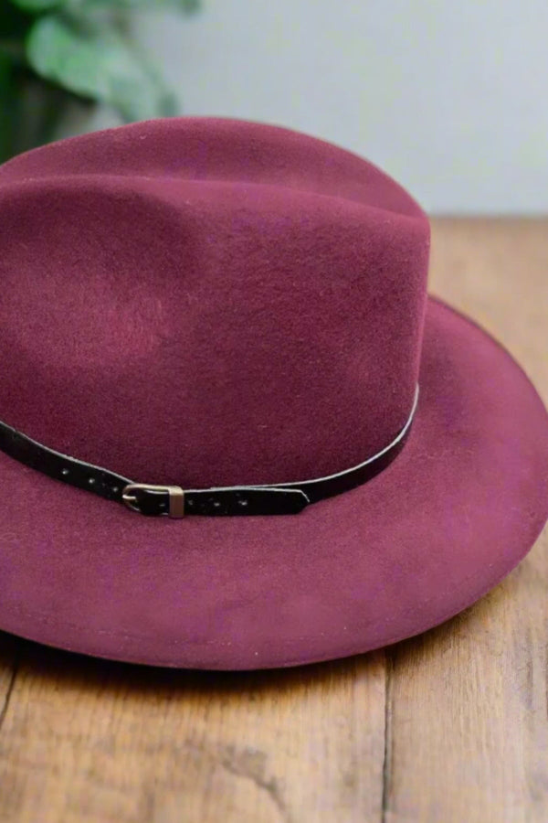 Carraig Donn Fedora Hat in Bordeaux