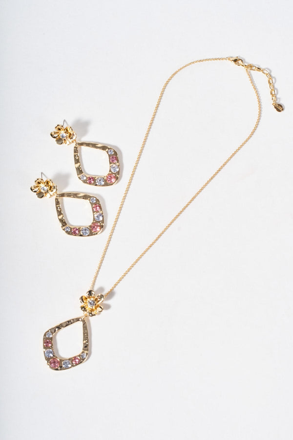 Carraig Donn Flower & Stone Gold Earrings