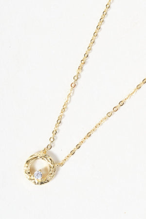 Carraig Donn Gold Celtic Circle Pendant Necklace
