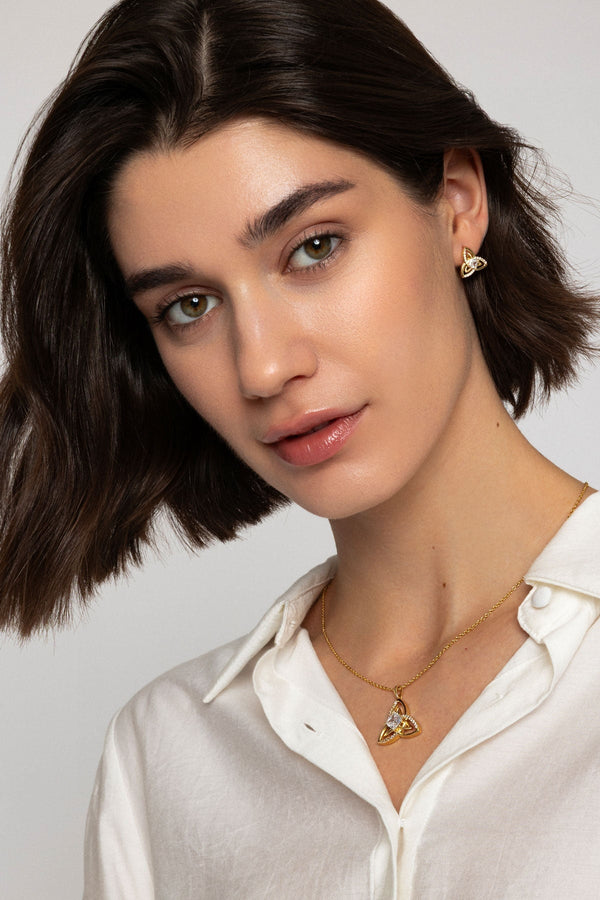 Carraig Donn Gold Celtic Pendant Necklace With Stone