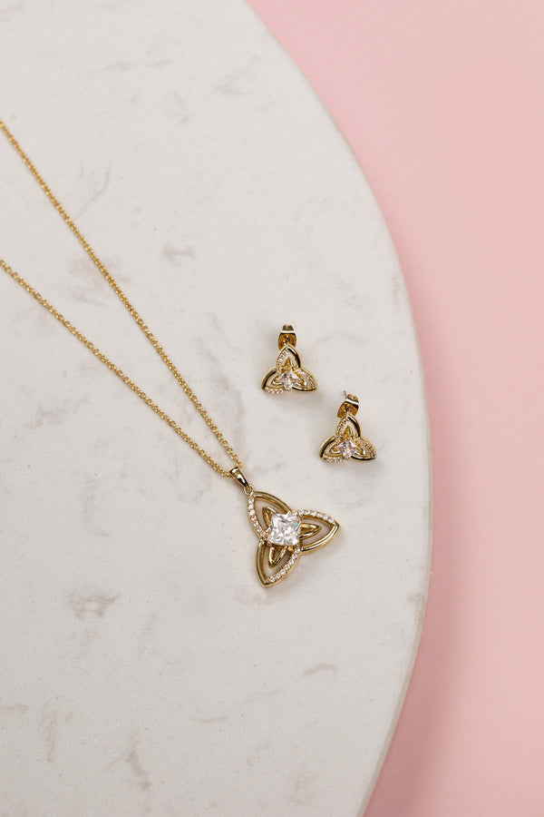 Carraig Donn Gold Celtic Pendant Necklace With Stone