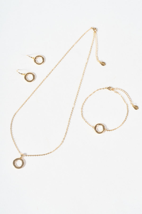 Carraig Donn Gold Circle Necklace