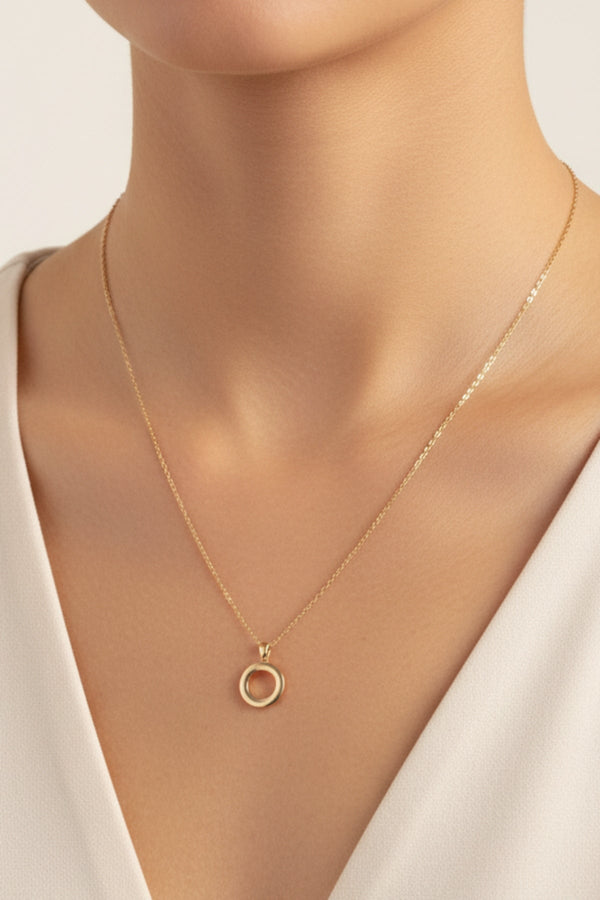 Carraig Donn Gold Circle Necklace