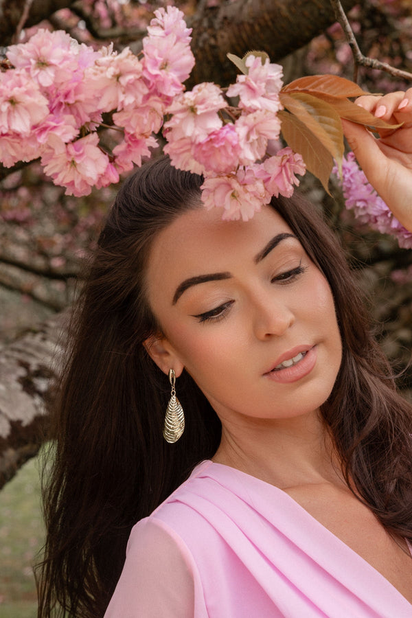 Carraig Donn Gold Shell Drop Earrings