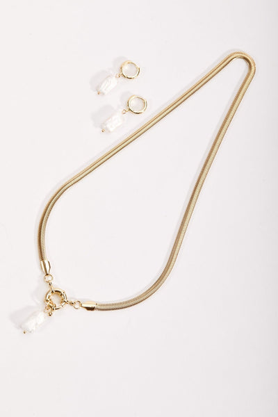 Carraig Donn Gold Snake Chain Pearl Pendant Necklace