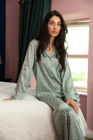 Carraig Donn Green Leopard Print Satin PJ Set In A Gift Box