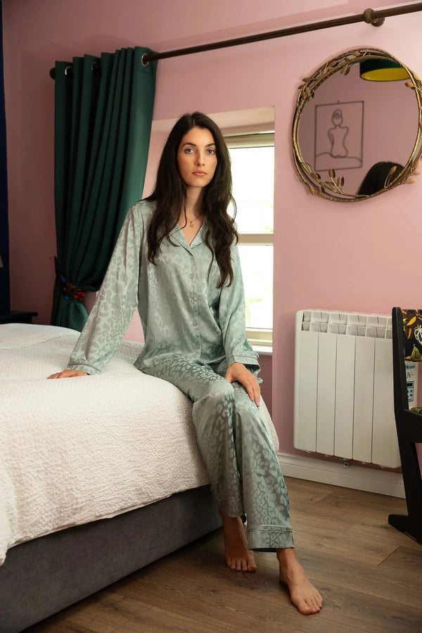 Carraig Donn Green Leopard Print Satin PJ Set In A Gift Box