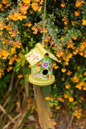 Carraig Donn Green Metal Bird House