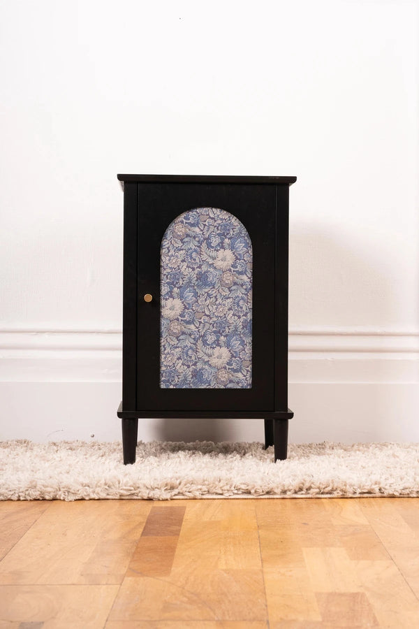 Carraig Donn Hannah 1-Door Walnut Cabinet