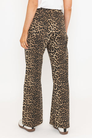 Carraig Donn High Waisted Leopard Print Jeans