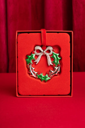 Carraig Donn Holly Wreath