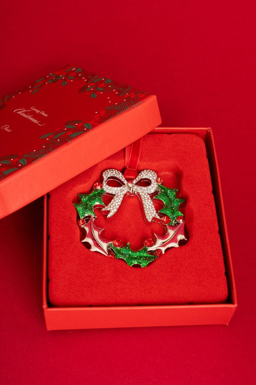 Carraig Donn Holly Wreath