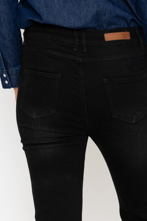 Carraig Donn Lana Straight Leg Jeans in Charcoal