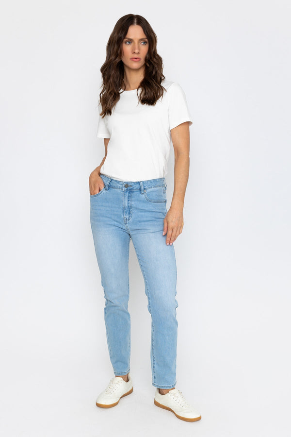 Carraig Donn Lana Straight Leg Jeans in Light Blue