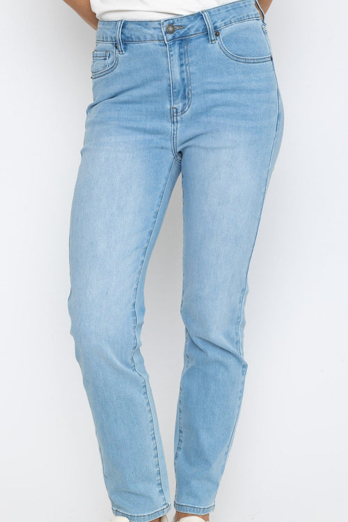 Carraig Donn Lana Straight Leg Jeans in Light Blue