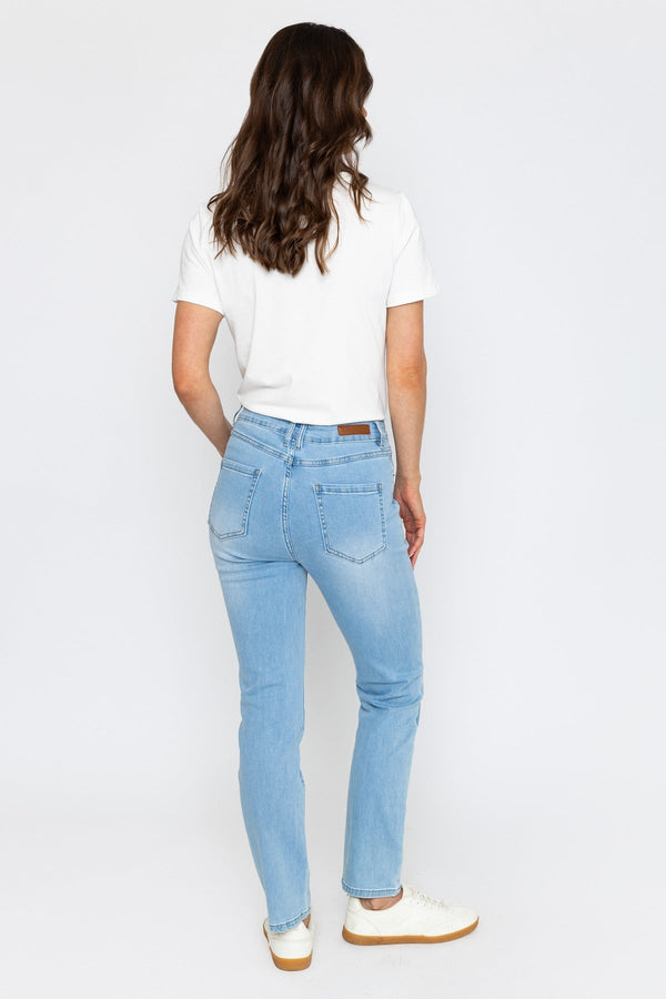 Carraig Donn Lana Straight Leg Jeans in Light Blue