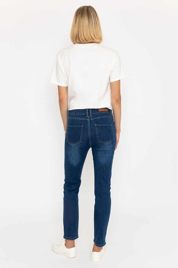 Carraig Donn Lana Straight Leg Jeans in Medium Blue