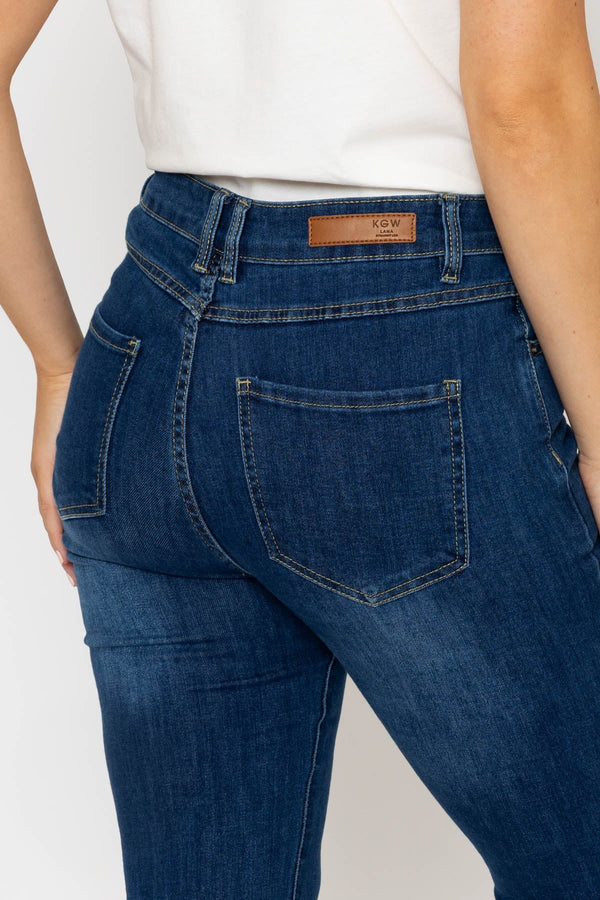 Carraig Donn Lana Straight Leg Jeans in Medium Blue