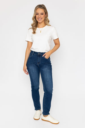 Carraig Donn Lana Straight Leg Jeans in Medium Blue