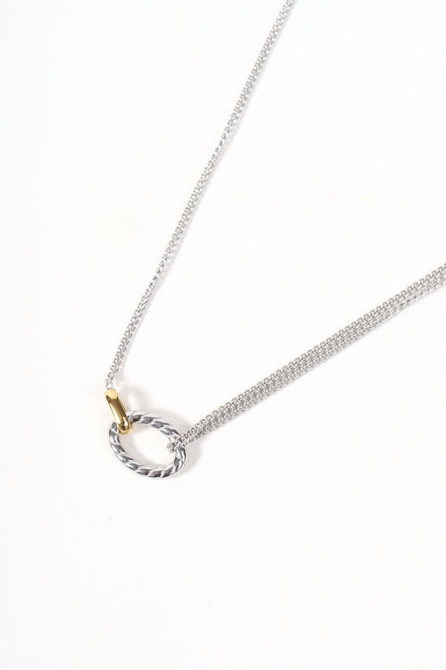 Oval Detail Contrast Pendant Necklace