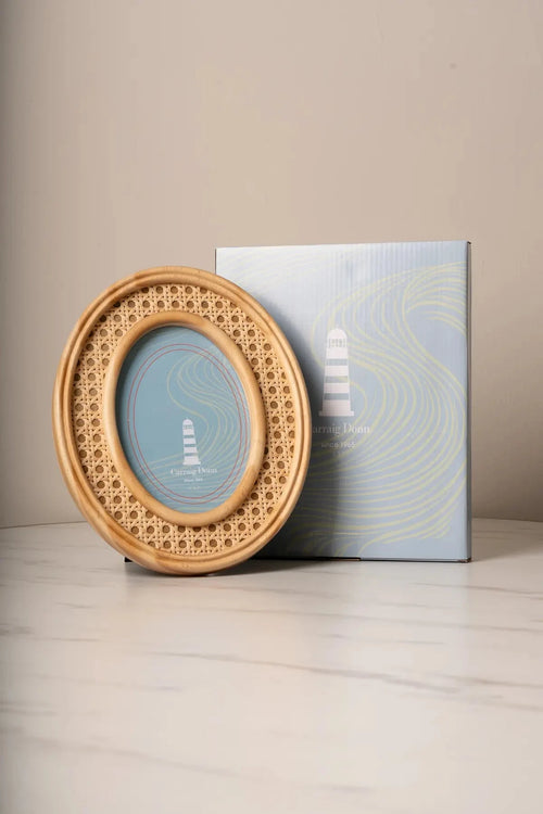 Oval Rattan 5x7 Photo Frame