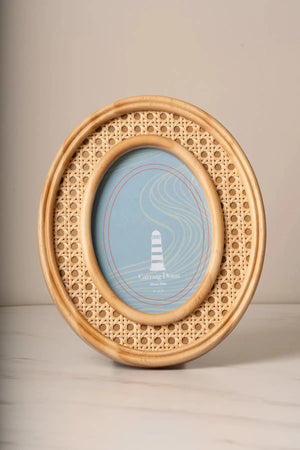 Carraig Donn Oval Rattan 5x7 Photo Frame