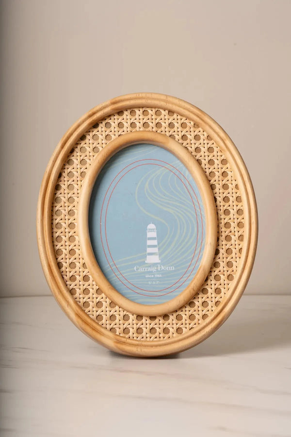 Carraig Donn Oval Rattan 5x7 Photo Frame