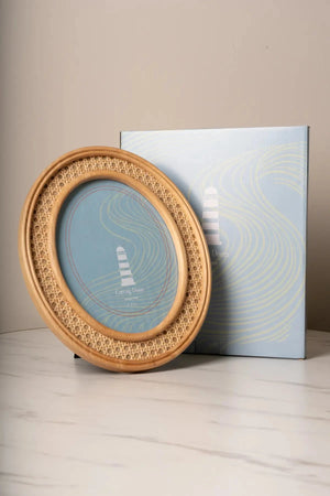Carraig Donn Oval Rattan 8x10 Photo Frame