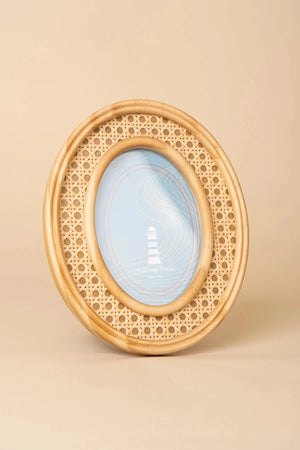 Carraig Donn Oval Rattan Frame 5X7