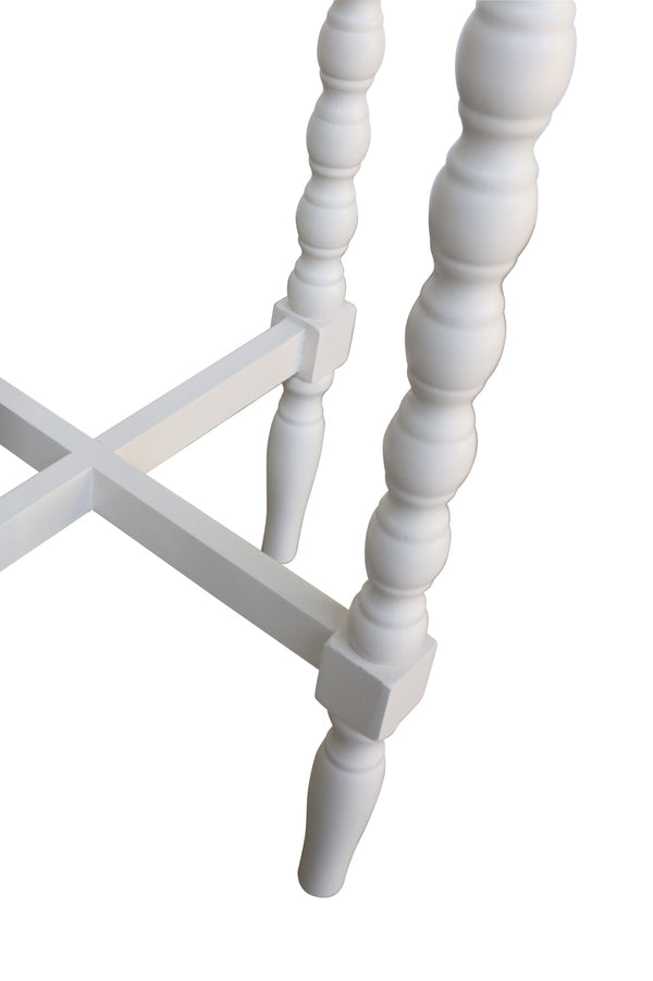 Carraig Donn Pearl Round Table