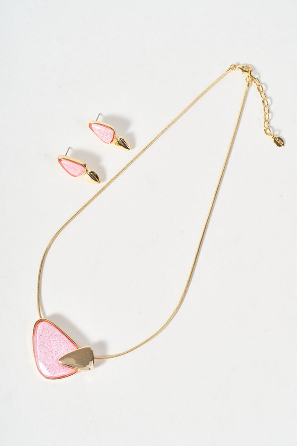 Carraig Donn Pink Stone Detail Gold Necklace