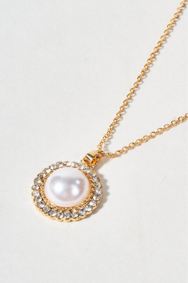 Carraig Donn Round Pearl Stone Gold Necklace
