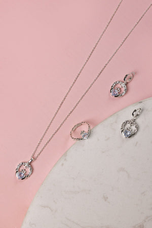 Carraig Donn Sapphire Stone Claddagh Ring - Size 7