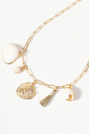 Carraig Donn Shell Detail Gold Charm Necklace