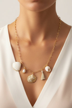 Carraig Donn Shell Detail Gold Charm Necklace