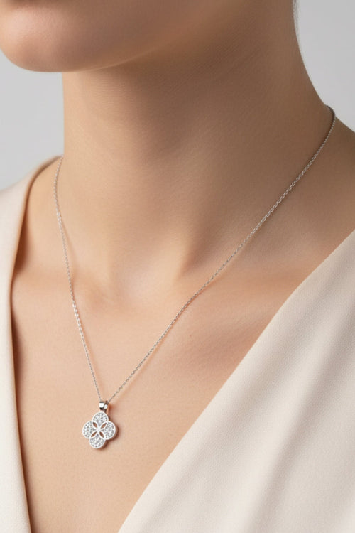 Silver Clover Pendent Necklace