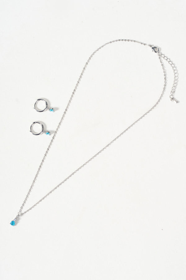 Carraig Donn Silver Necklace With Blue Stone