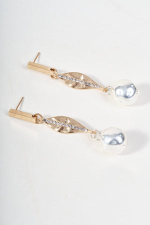 Carraig Donn Silver Pearl Drop Earrings