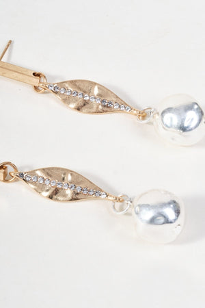 Carraig Donn Silver Pearl Drop Earrings