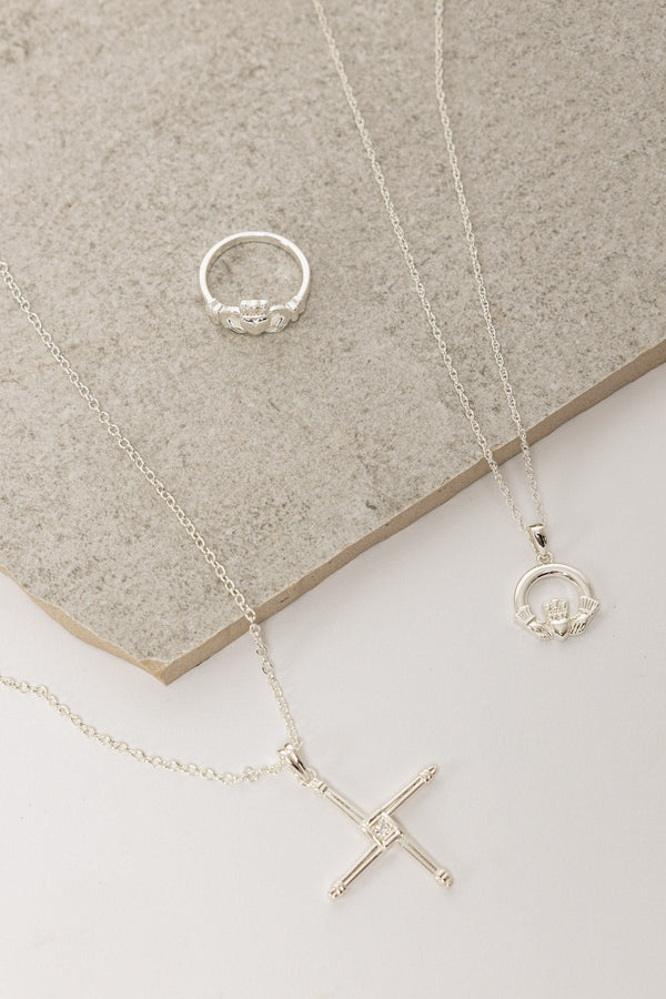 Carraig Donn Silver Plated Claddagh Necklace