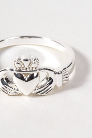 Carraig Donn Silver Plated Claddagh Ring - Size 8