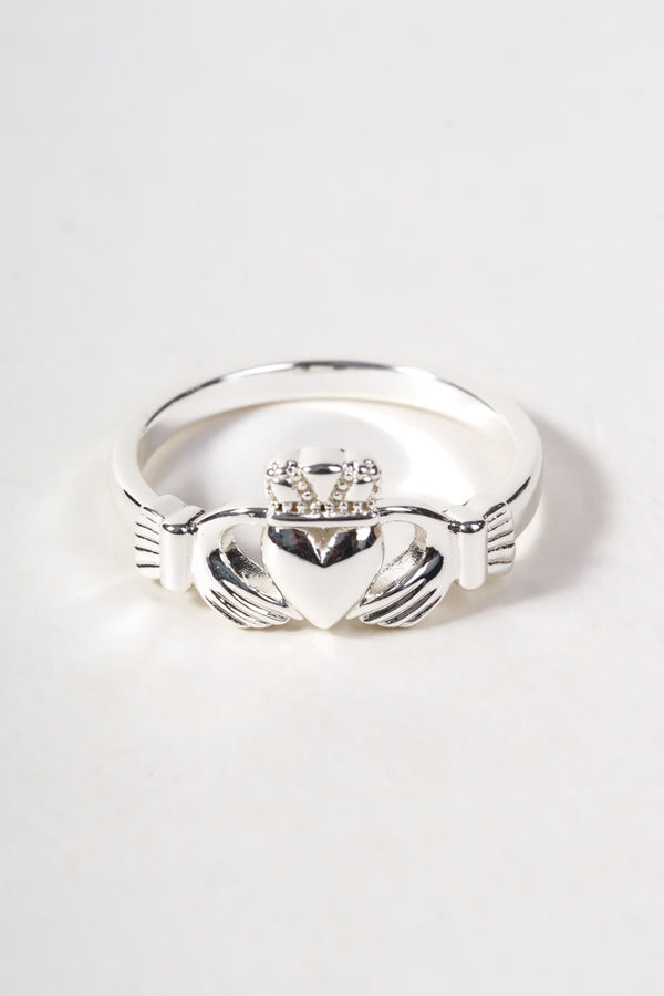 Carraig Donn Silver Plated Claddagh Ring - Size 8